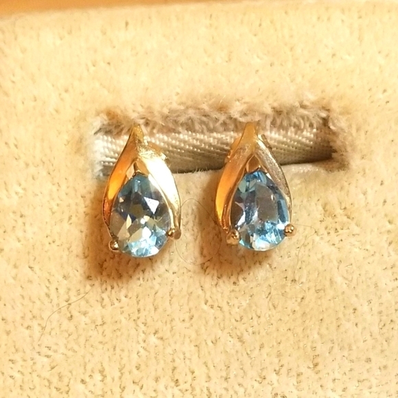 Vintage Jewelry - 𝅺VTG SOLID 10kt Gold 2.08cts Blue Topaz Earrings